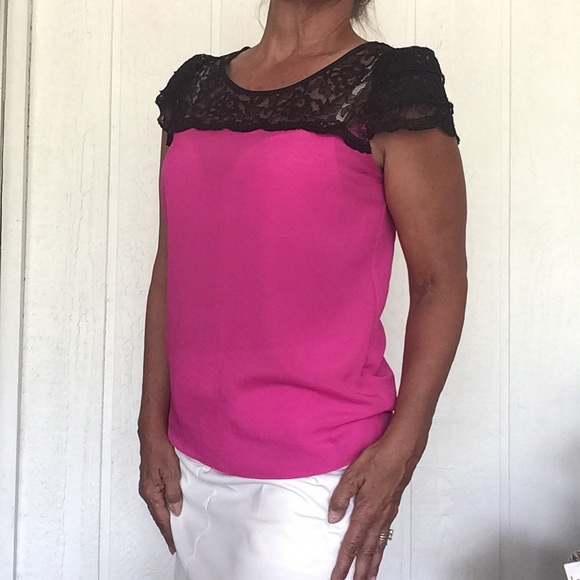 EXPRESS HOT PINK LACE TOP SMALL - Picture 4 of 11